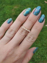 Load image into Gallery viewer, Elusive